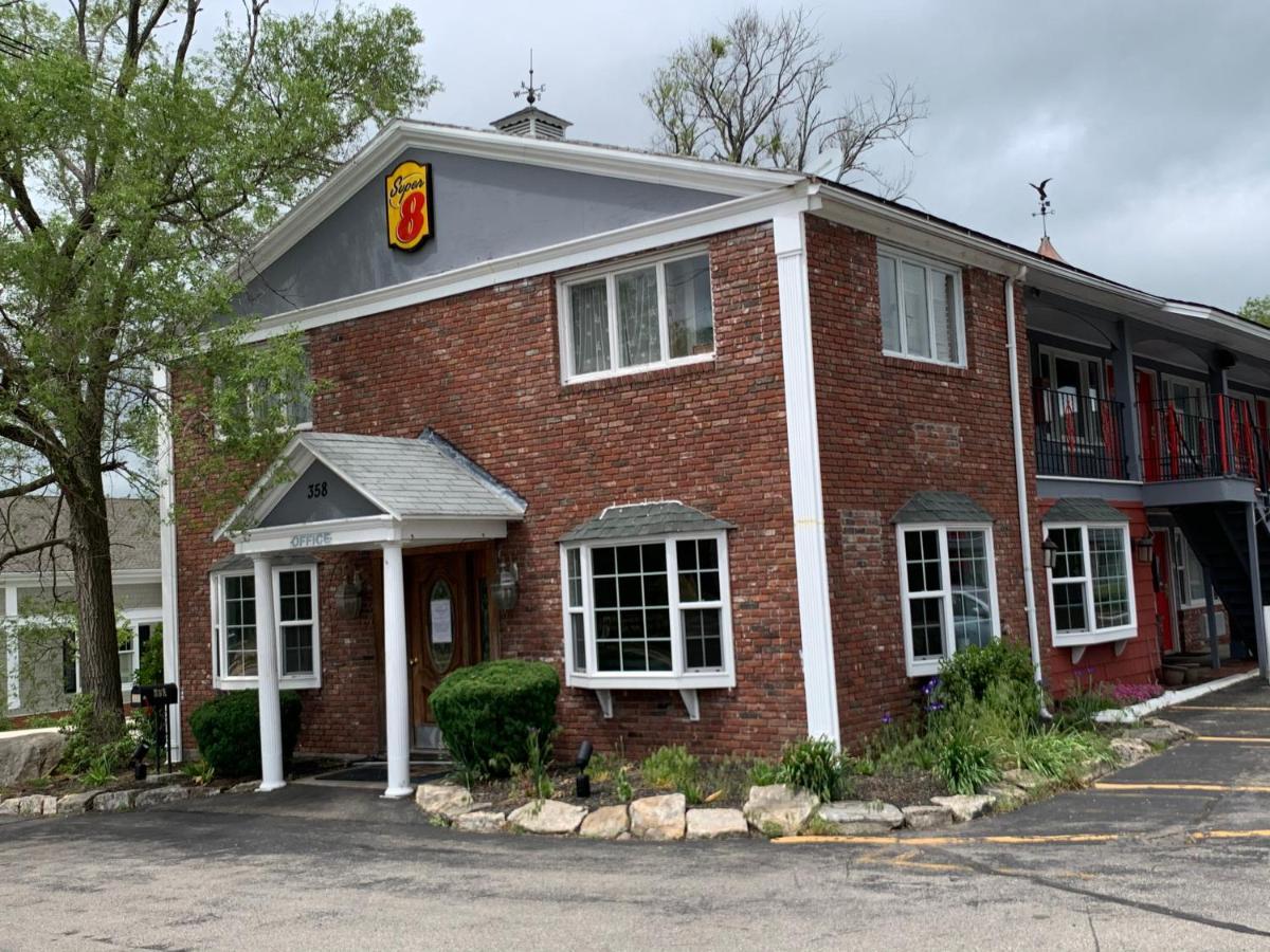 Super 8 By Wyndham Sturbridge Hotel Exterior photo